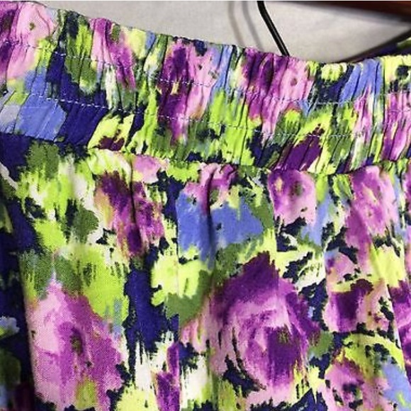 4/$25 sale Floral Print tie waist shorts rayon - Picture 6 of 8